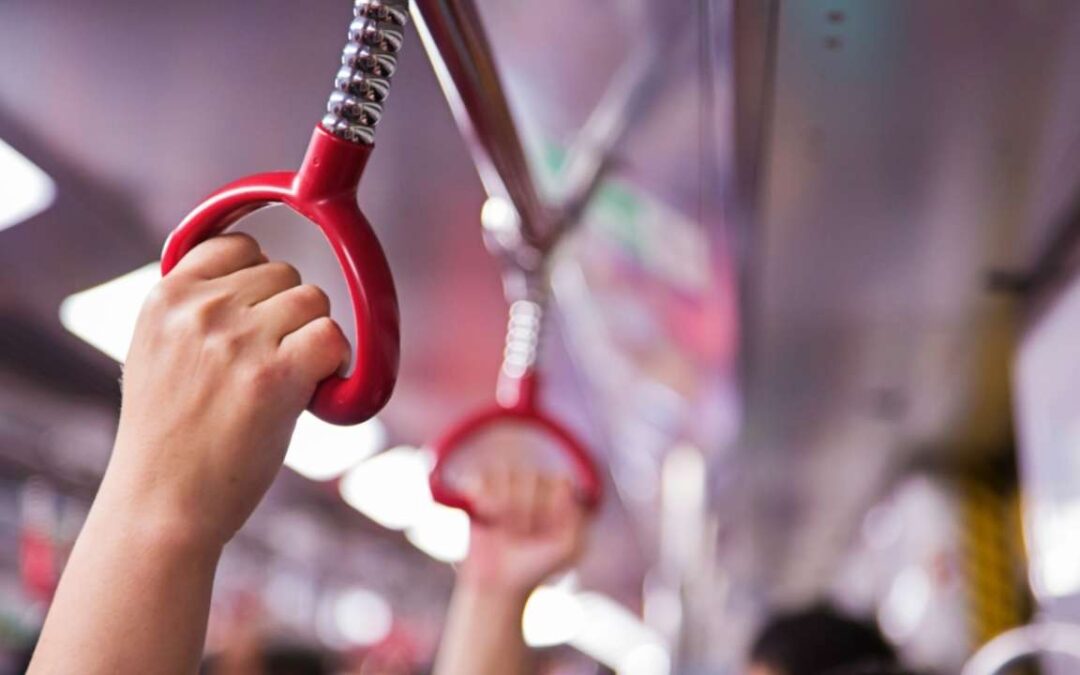 Vales-transporte dos funcionários que trabalham na produção geram crédito de PIS/COFINS