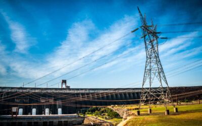 Incidem PIS/COFINS sobre a venda de energia elétrica pelo agente comercializador, ainda que gerada pela Itaipu Binacional