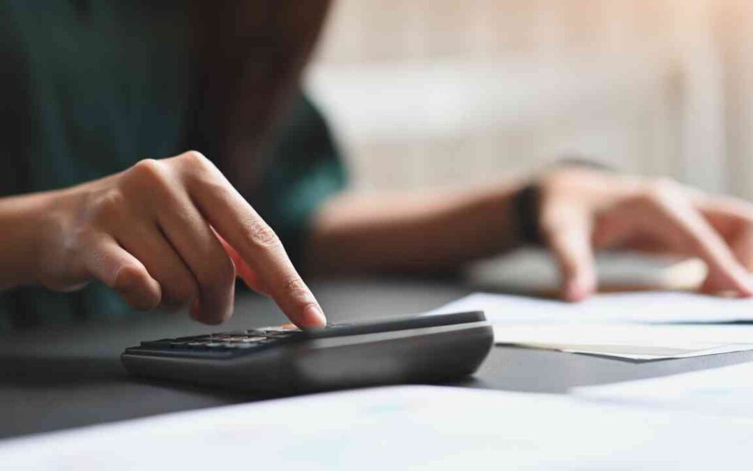 Impossibilidade de compensação de créditos decorrentes de decisão judicial com débitos tributários parcelados