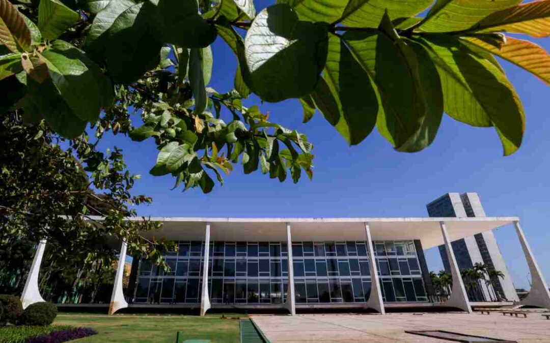 STF valida limites para dedução de despesas com educação na declaração de IR